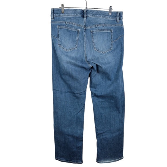 Torrid Bombshell Straight Jeans sz 16R High Rise Stretch Blue Denim 16 Regular - Picture 2 of 10
